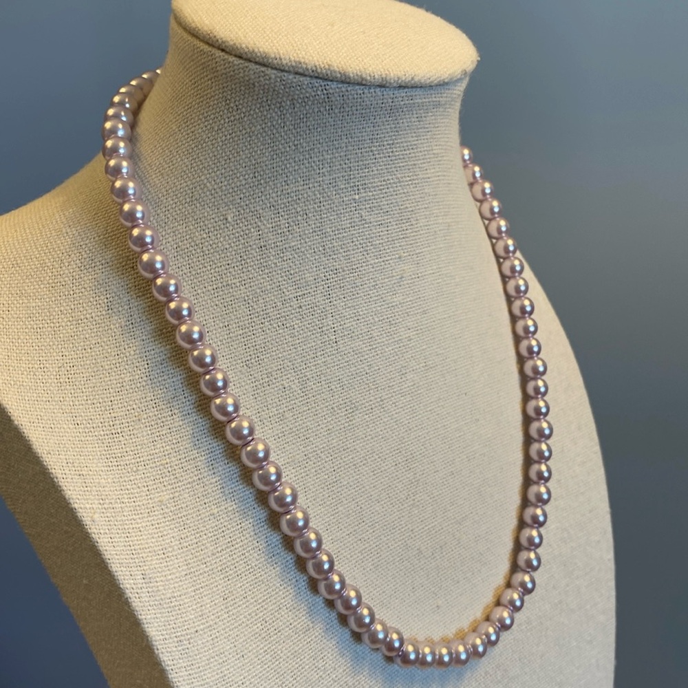 Elegant Lavender Pearl Necklace